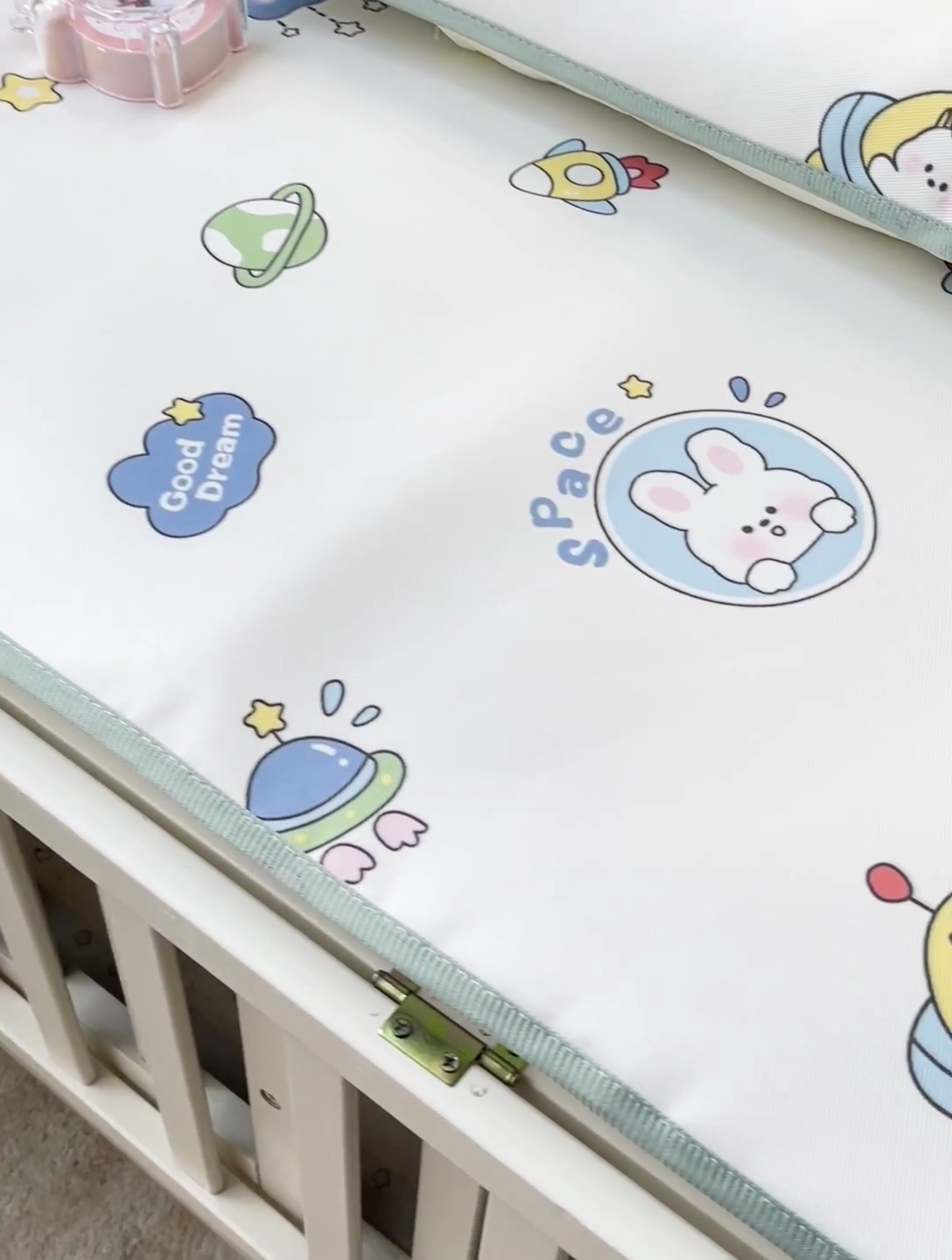 91家纺网 家纺一手货源 找家纺 富馨莱 2025新款幼儿园冰丝席A类抗菌儿童空调席支持定制尺寸 宇航员