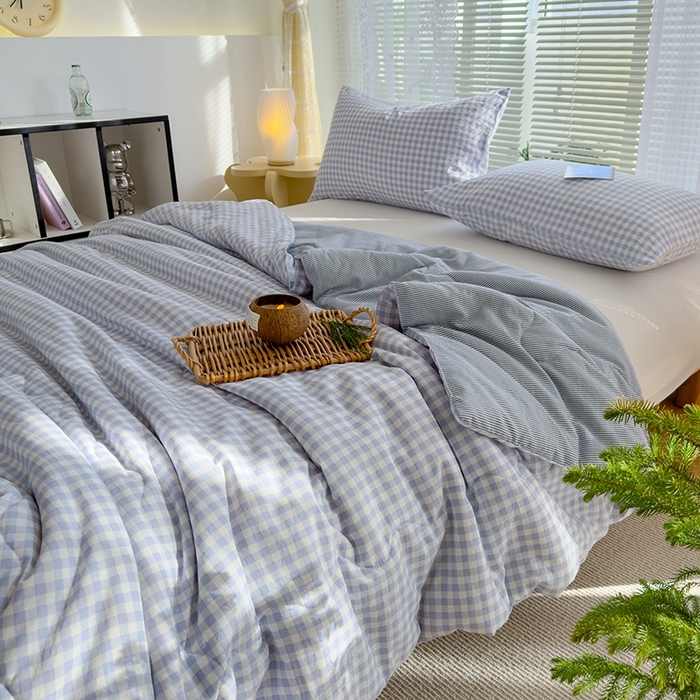 91家纺网 家纺一手货源 找家纺 2025新款无印风夏被 蓝小格