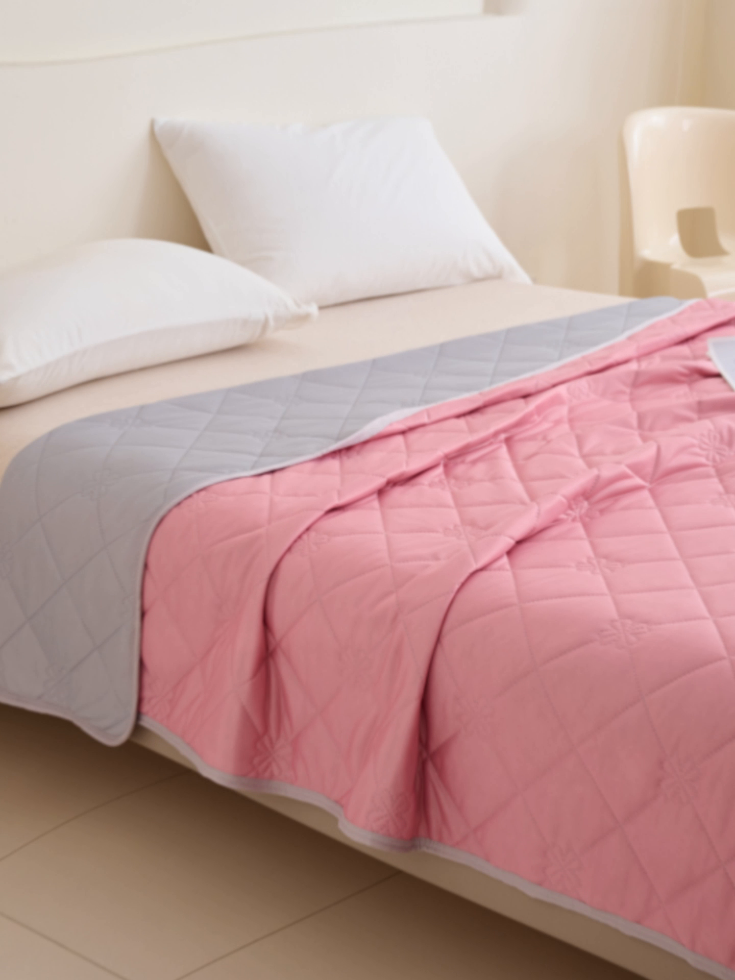 91家纺网 家纺一手货源 找家纺 畅销被业 2025新款A类凉感丝纯色压花夏被系列直播外贸跨境 豆沙