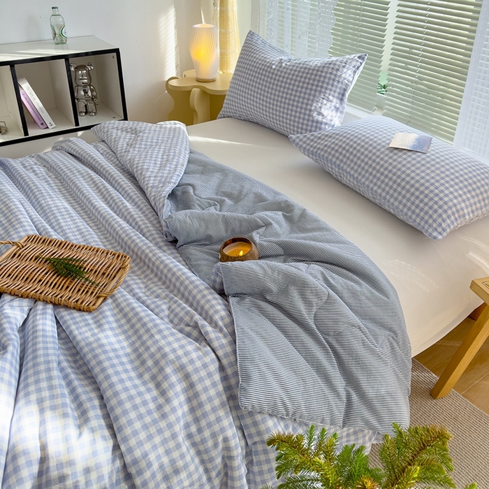 91家纺网 家纺一手货源 找家纺 2025新款无印风夏被 蓝小格