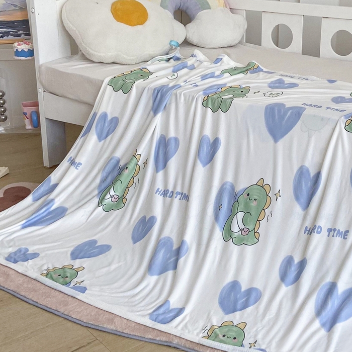 91家纺网 家纺一手货源 找家纺 2026新款儿童针织多功能盖毯 爱心布卡龙