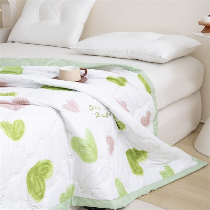 91家纺网 家纺一手货源 找家纺 席万佳 2025新款直播热款印花夏凉被空调被被子被芯水洗棉夏被 爱心满满