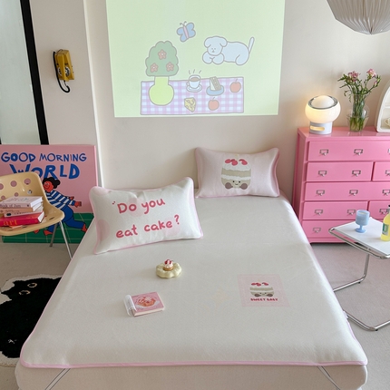 91家纺网 家纺一手货源 找家纺 美乐迪家纺 2025新款数码印花养生冰藤凉席 草莓蛋糕