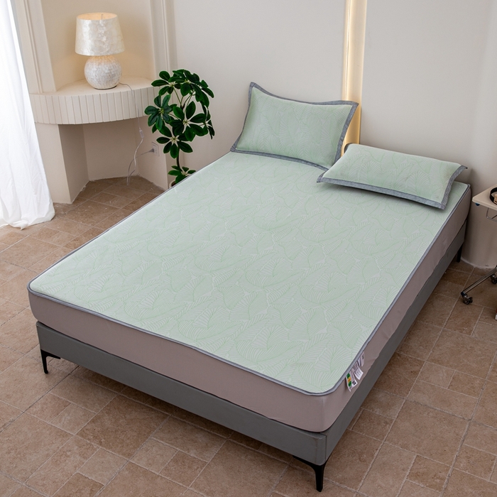 91家纺网 家纺一手货源 找家纺 凌云家纺  2025新款提花凉感冰丝席床笠款三明治凉席三件套 春韵-绿