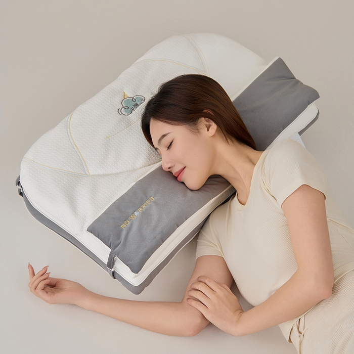 91家纺网 家纺一手货源 找家纺 （总）昕科 2025新款云颈二合一可拆卸牵引枕芯-小被子小毯子枕头刺绣双层枕芯