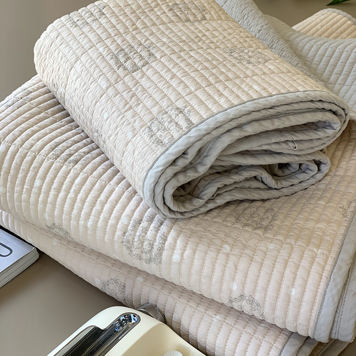 91家纺网 家纺一手货源 找家纺 汇庭 2025新款全棉床盖三件套-实拍 雪宝庄园