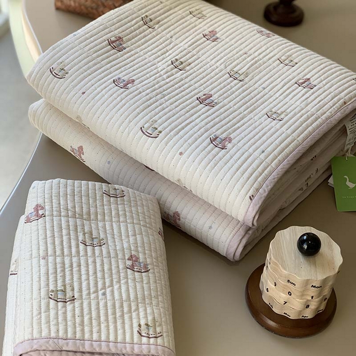 91家纺网 家纺一手货源 找家纺 汇庭 2025新款蔓莎床盖三件套系列-实拍 达拉木马