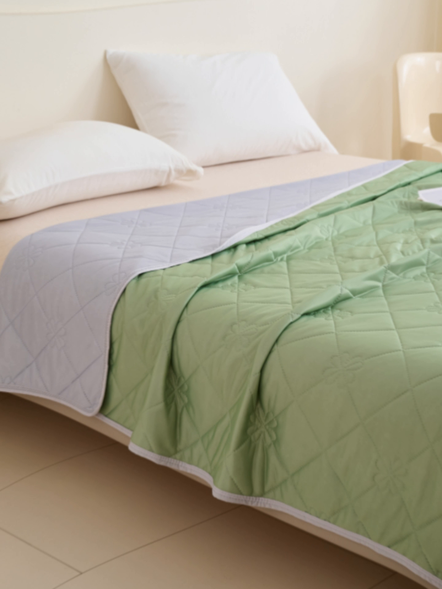 91家纺网 家纺一手货源 找家纺 畅销被业 2025新款A类凉感丝纯色压花夏被系列直播外贸跨境 果绿