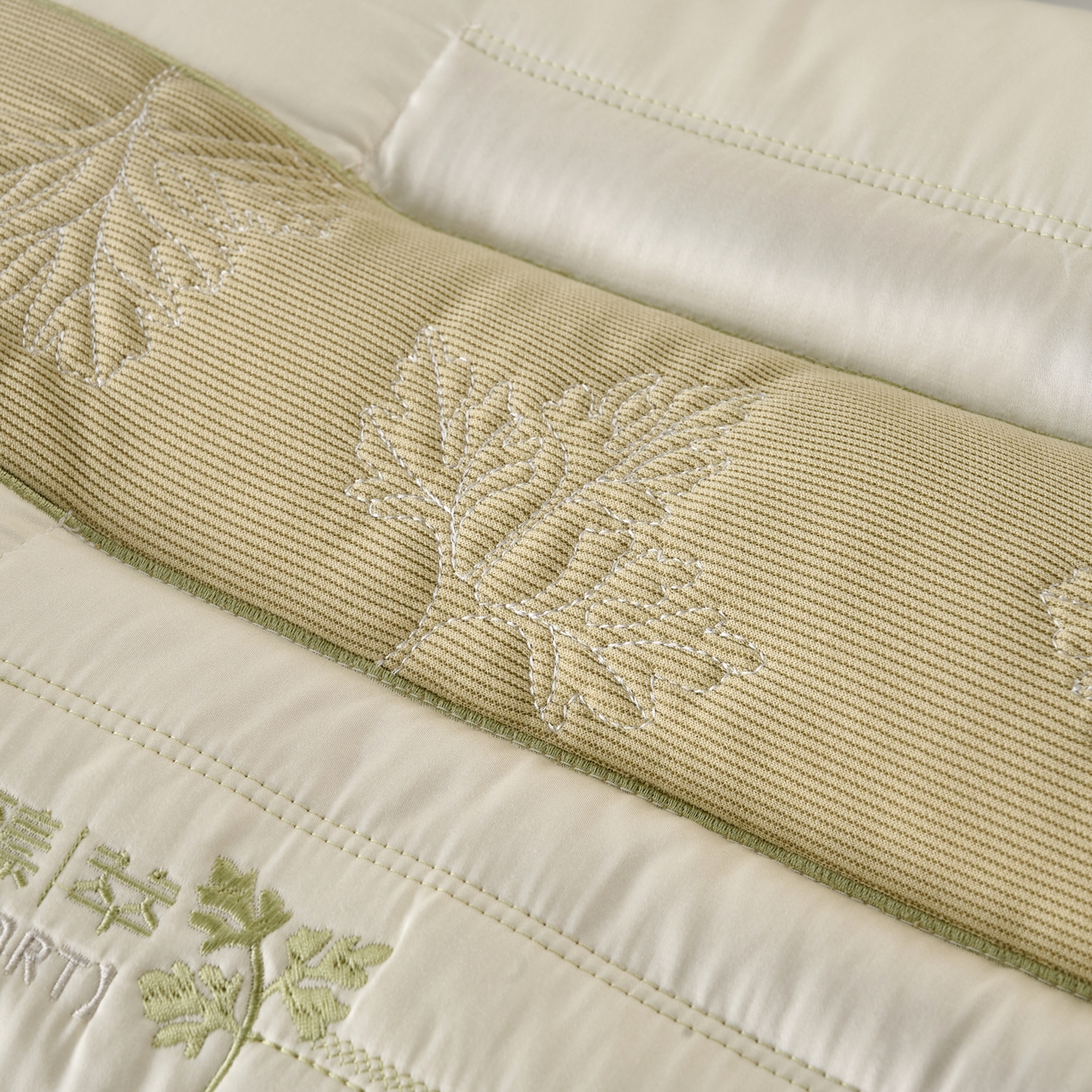 91家纺网 家纺一手货源 找家纺 2025新款艾草助眠护颈枕头枕芯 灰色