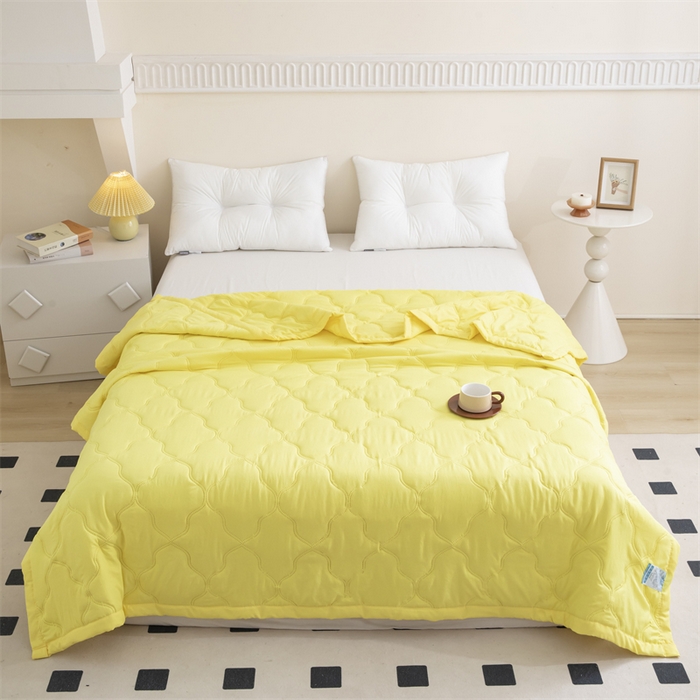 91家纺网 家纺一手货源 找家纺 席万佳 2025新款直播热款印花夏凉被空调被被子被芯水洗棉夏被 黄色