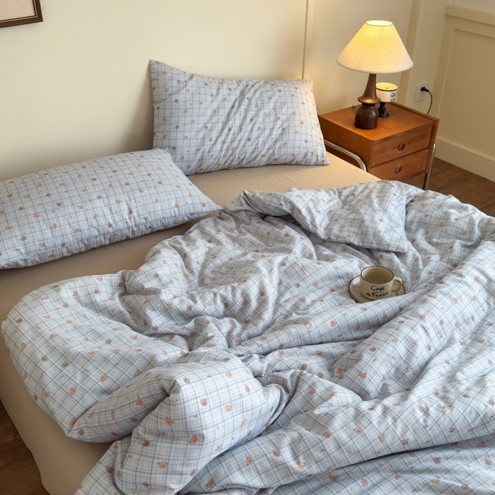 91家纺网 家纺一手货源 找家纺 曲之慕2025新款A类母婴级有氧全棉纯棉双层纱印花四件套 韩系小熊-兰