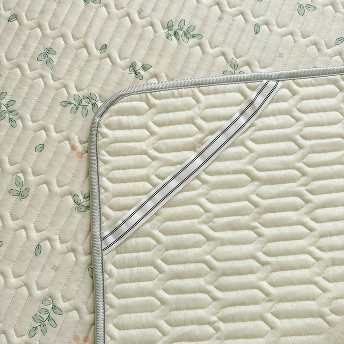 91家纺网 家纺一手货源 找家纺 慕尚家纺  2025春夏新款乳胶凉席水洗棉夏被夏凉被空调被三件套四件套 邻家小熊