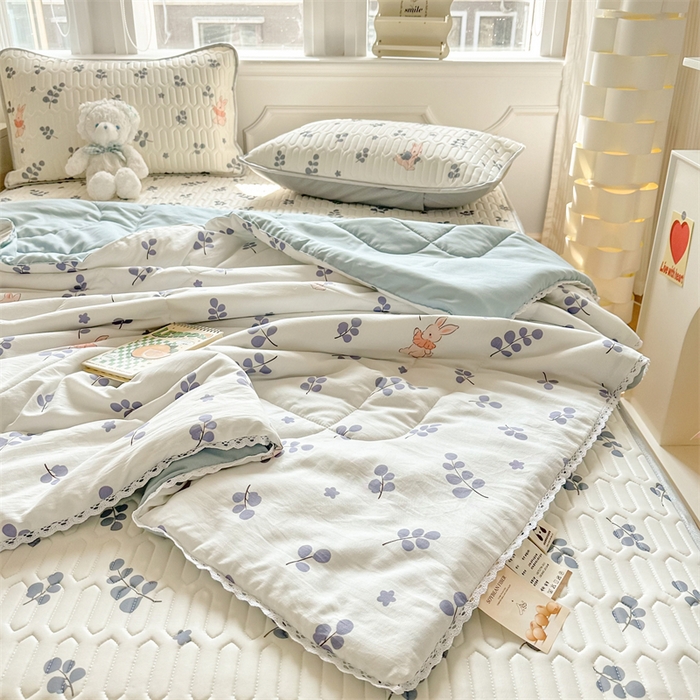 91家纺网 家纺一手货源 找家纺 慕尚家纺  2025春夏新款乳胶凉席水洗棉夏被夏凉被空调被三件套四件套 兔稚