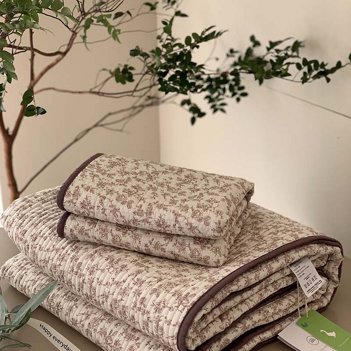 91家纺网 家纺一手货源 找家纺 汇庭 2025新款蔓莎床盖三件套系列-实拍 菲莉棕