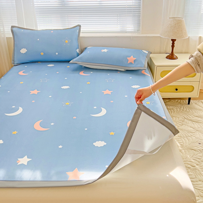 91家纺网 家纺一手货源 找家纺 富馨莱 2025新款平铺款冰藤印花凉席A类抗菌冰丝席支持定制尺寸 星空