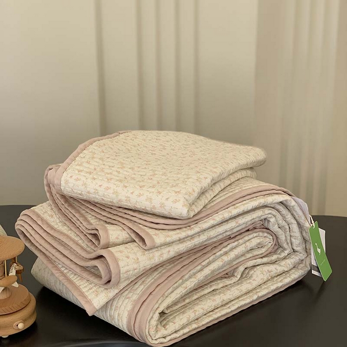 91家纺网 家纺一手货源 找家纺 汇庭 2025新款蔓莎床盖三件套系列-实拍 粉可利