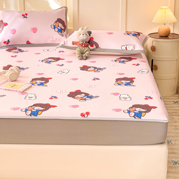 91家纺网 家纺一手货源 找家纺 富馨莱 2025新款床笠款冰藤印花凉席A类抗菌冰丝席支持定制尺寸 元气女孩