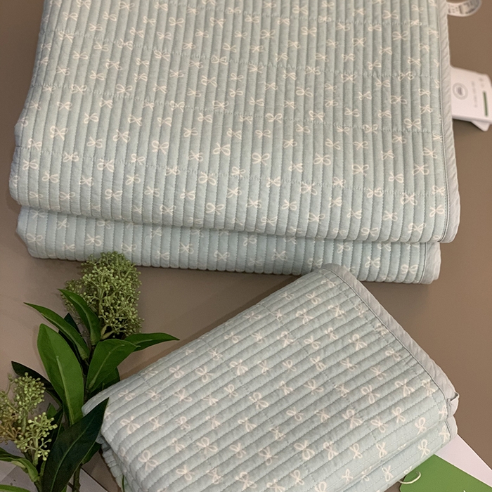 91家纺网 家纺一手货源 找家纺 汇庭 2025新款全棉床盖三件套-实拍 小贝蝶蓝