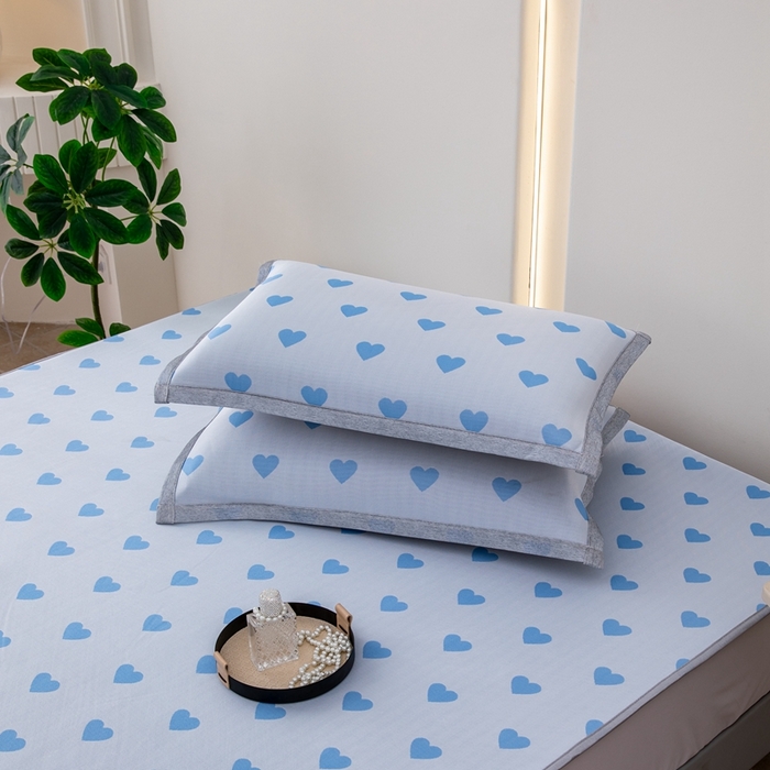 91家纺网 家纺一手货源 找家纺 凌云家纺  2025新款提花凉感冰丝席床笠款三明治凉席三件套 甜心-蓝