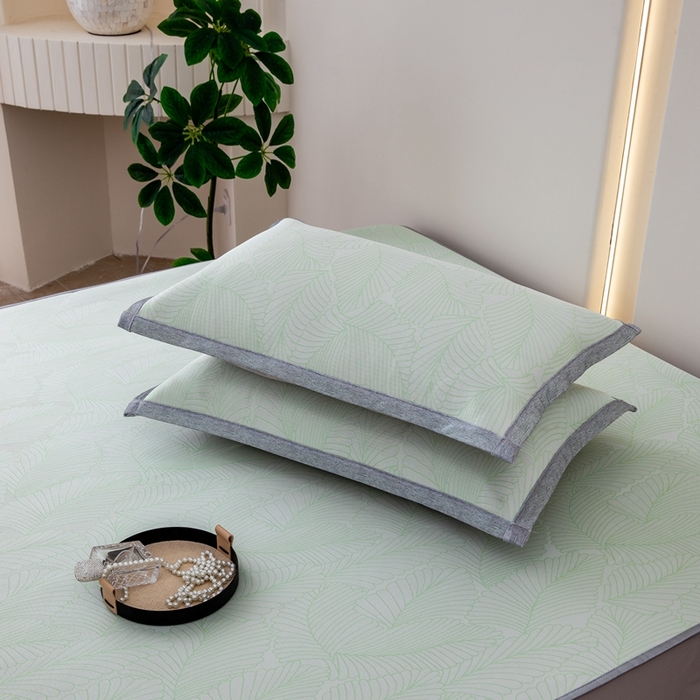 91家纺网 家纺一手货源 找家纺 凌云家纺  2025新款提花凉感冰丝席床笠款三明治凉席三件套 春韵-绿