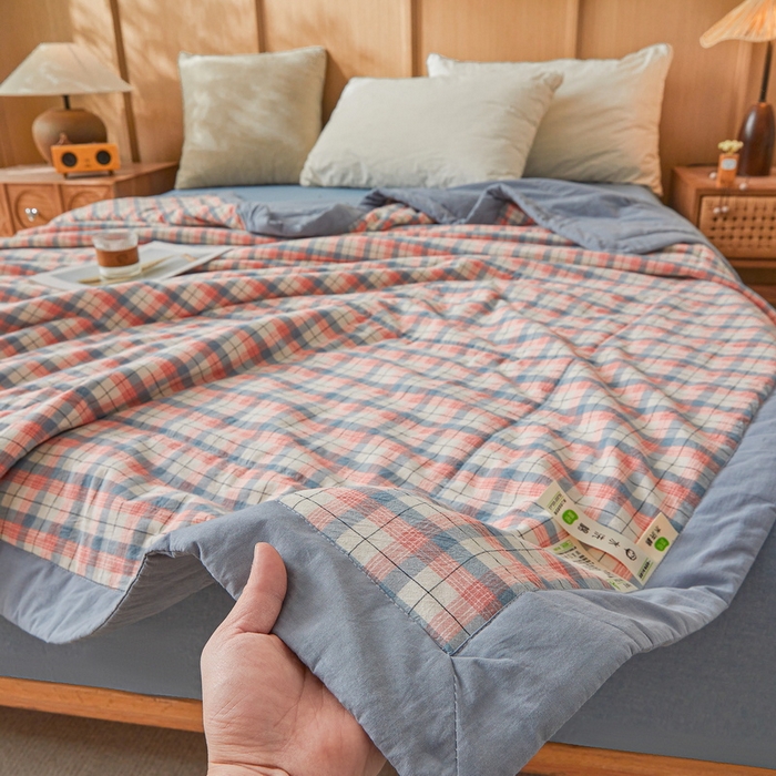 91家纺网 家纺一手货源 找家纺 伊人坊 2025新款A类无印风水洗棉新疆棉花夏被 贝拉粉