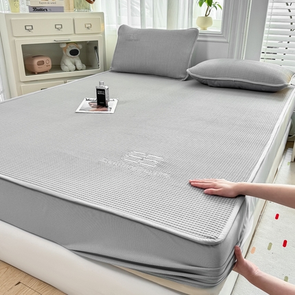 2025年新款乙纶华夫格刺绣熊猫漫野冰豆豆系列 山灰-床笠款