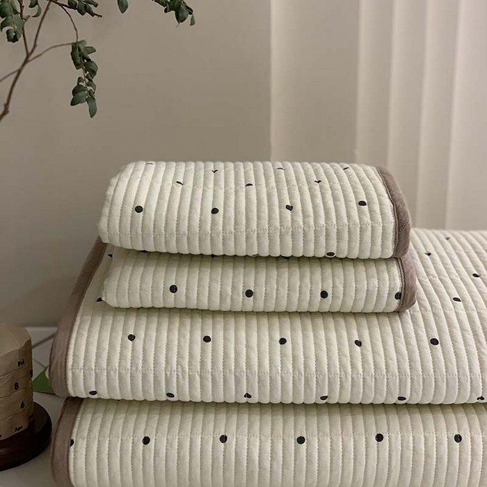 91家纺网 家纺一手货源 找家纺 汇庭 2025新款全棉床盖三件套-实拍 奶油波点