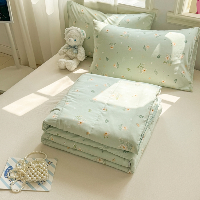 91家纺网 家纺一手货源 找家纺 慕尚家纺 2025新款水洗棉花边工艺羽丝棉卡通系列夏被 夏日蝴蝶