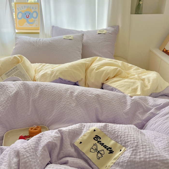 91家纺网 家纺一手货源 找家纺 桃心家居 2025新款A类韩系亲肤软糯甜格泡泡水洗棉撞色奶呼呼织标蝴蝶少女四件套 泡泡水洗棉-甜格紫黄