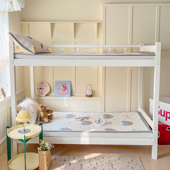 91家纺网 家纺一手货源 找家纺 富馨莱 2025新款学生平铺款冰藤印花凉席A类抗菌冰丝席支持定制尺寸 爱心小熊