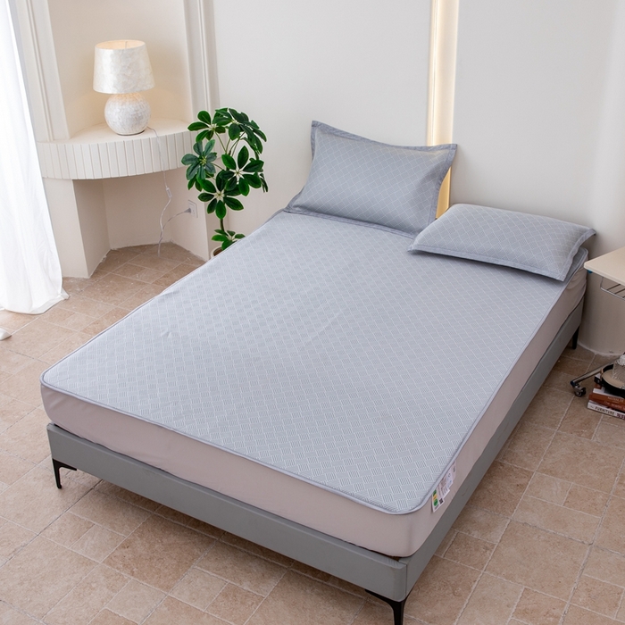 91家纺网 家纺一手货源 找家纺 凌云家纺  2025新款提花凉感冰丝席床笠款三明治凉席三件套 菱格-灰