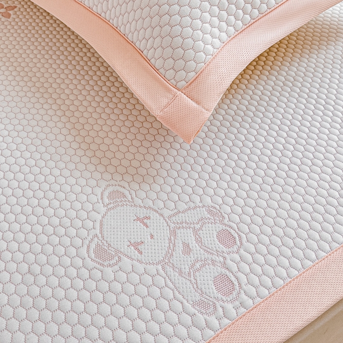 91家纺网 家纺一手货源 找家纺 2025新款凉感冰豆豆凉席-暴力熊系列 暴力熊-粉玉