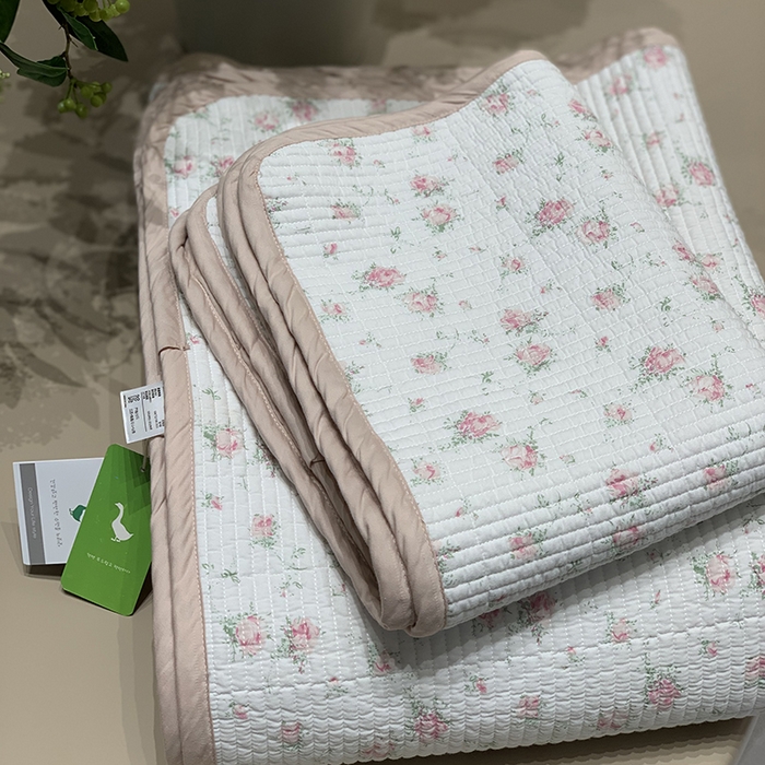 91家纺网 家纺一手货源 找家纺 汇庭 2025新款全棉床盖三件套-实拍 若兮粉