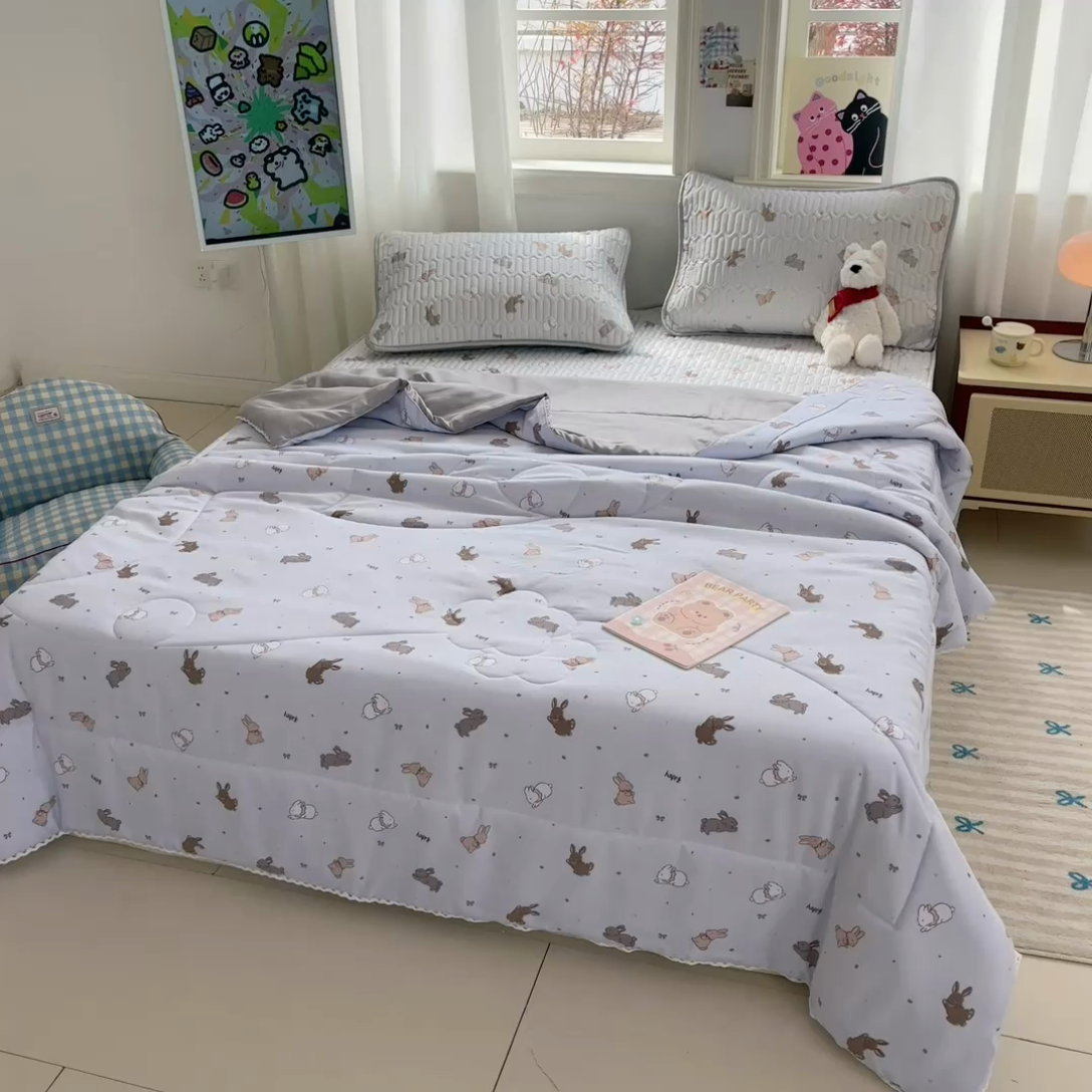 91家纺网 家纺一手货源 找家纺 慕尚家纺  2025春夏新款乳胶凉席水洗棉夏被夏凉被空调被三件套四件套 中国白兔