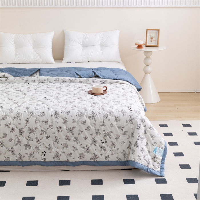 91家纺网 家纺一手货源 找家纺 梵心家纺 2025新款直播热款印花夏凉被空调被被子被芯水洗棉夏被 熊猫物语