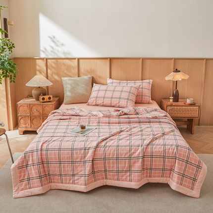 91家纺网 家纺一手货源 找家纺 伊人坊 A类水洗棉新疆棉花夏被 乔南粉