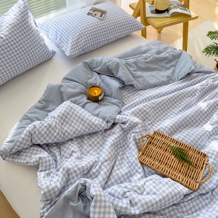 91家纺网 家纺一手货源 找家纺 2025新款无印风夏被 蓝小格