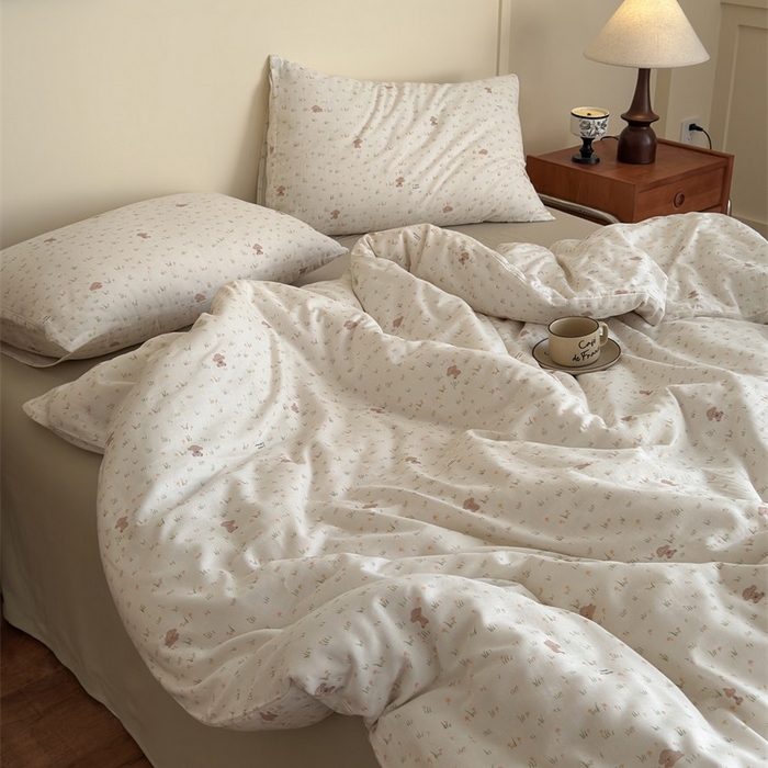 91家纺网 家纺一手货源 找家纺 曲之慕2025新款A类母婴级有氧全棉纯棉双层纱印花四件套 田园小熊-黄