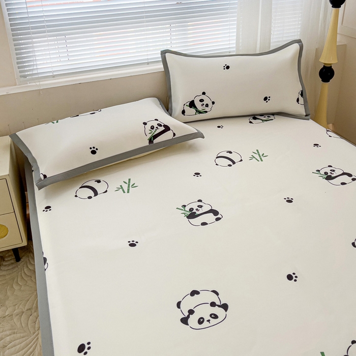 91家纺网 家纺一手货源 找家纺 富馨莱 2025新款平铺款冰藤印花凉席A类抗菌冰丝席支持定制尺寸 熊猫胖胖