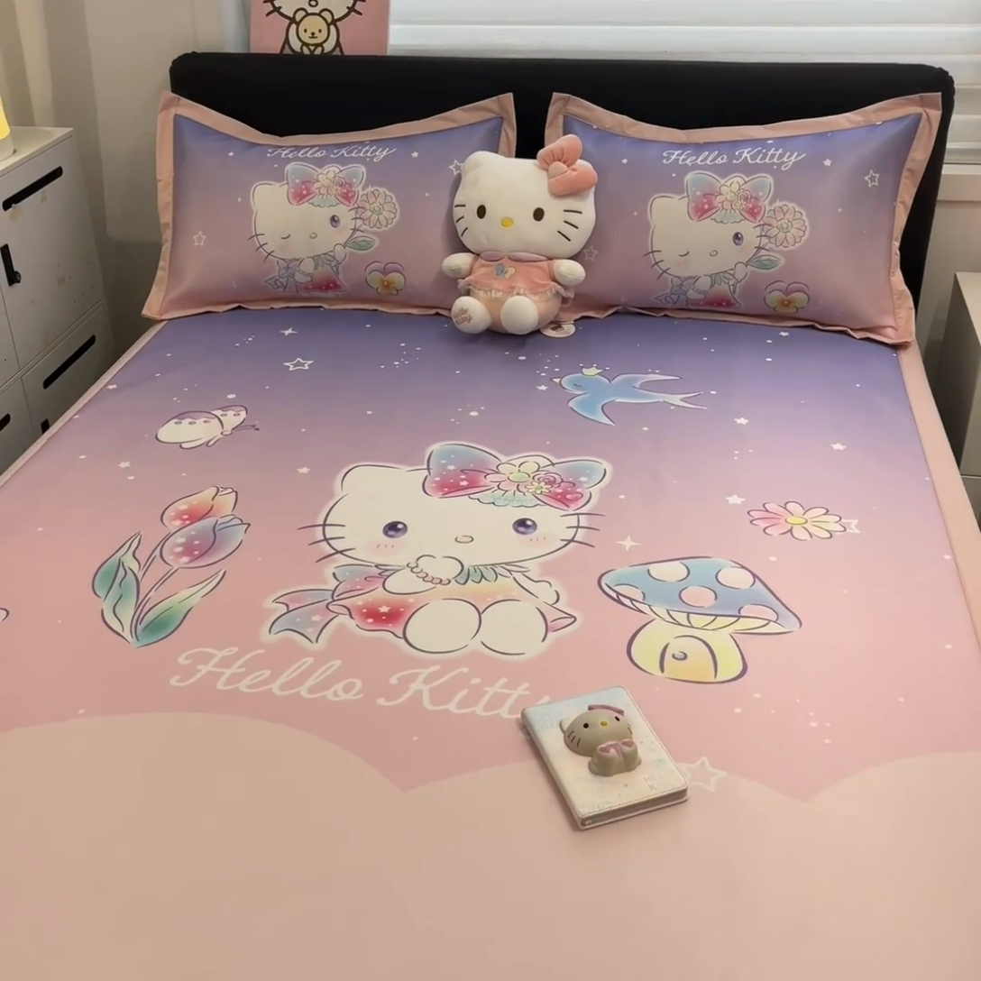 91家纺网 家纺一手货源 找家纺 2025新款正版授权A类大版数码印花三丽鸥可机洗1200D冰丝凉席席子凉席可组合针织棉夏被四件套-平铺款 平铺款-梦幻KT