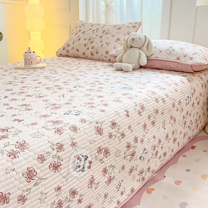 91家纺网 家纺一手货源 找家纺 顺顺家纺 2025新款全棉卡通夹棉床盖 花枝夜梦