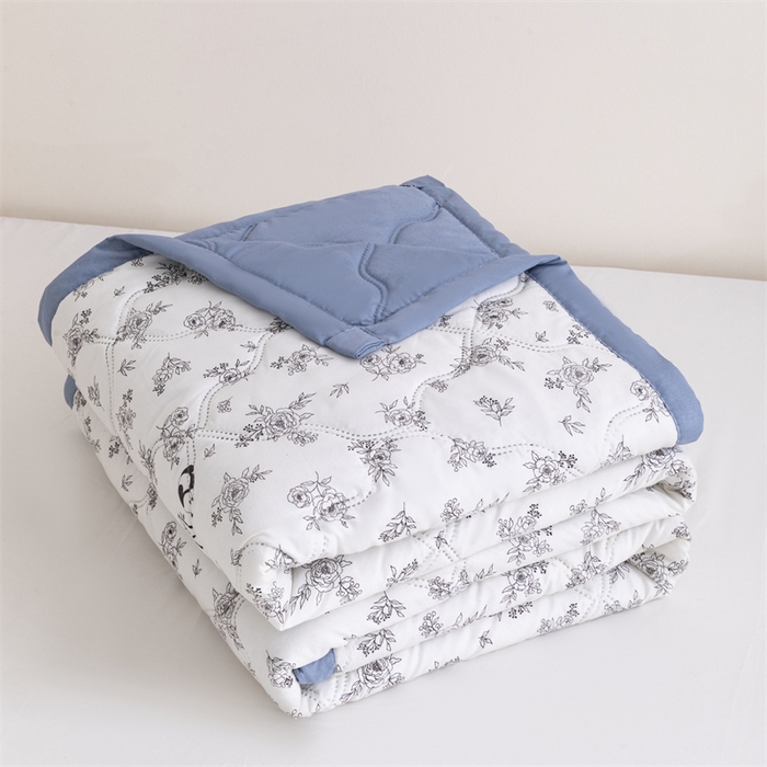 91家纺网 家纺一手货源 找家纺 梵心家纺 2025新款直播热款印花夏凉被空调被被子被芯水洗棉夏被 熊猫物语