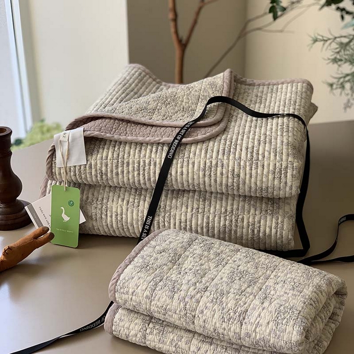 91家纺网 家纺一手货源 找家纺 汇庭 2025新款蔓莎床盖三件套系列-实拍 浅夕