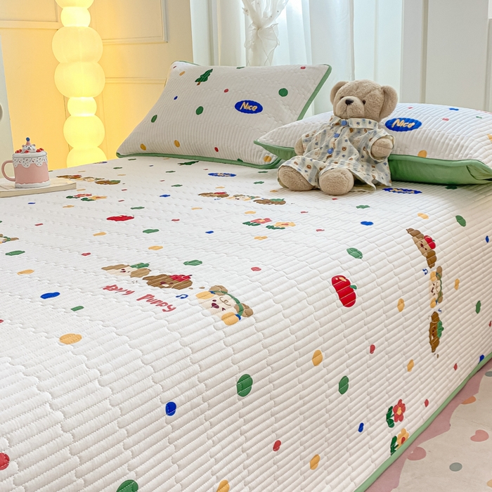 91家纺网 家纺一手货源 找家纺 顺顺家纺 2025新款全棉卡通夹棉床盖 狗狗之家