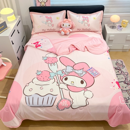 91家纺网 家纺一手货源 找家纺 （总）2025新款正版授权A类大版数码印花三丽鸥可机洗1200D冰丝凉席席子凉席可组合针织棉夏被四件套-平铺款