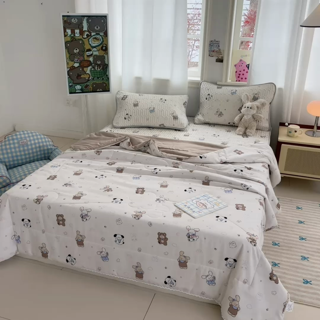 91家纺网 家纺一手货源 找家纺 慕尚家纺  2025春夏新款乳胶凉席水洗棉夏被夏凉被空调被三件套四件套 吖咪兔