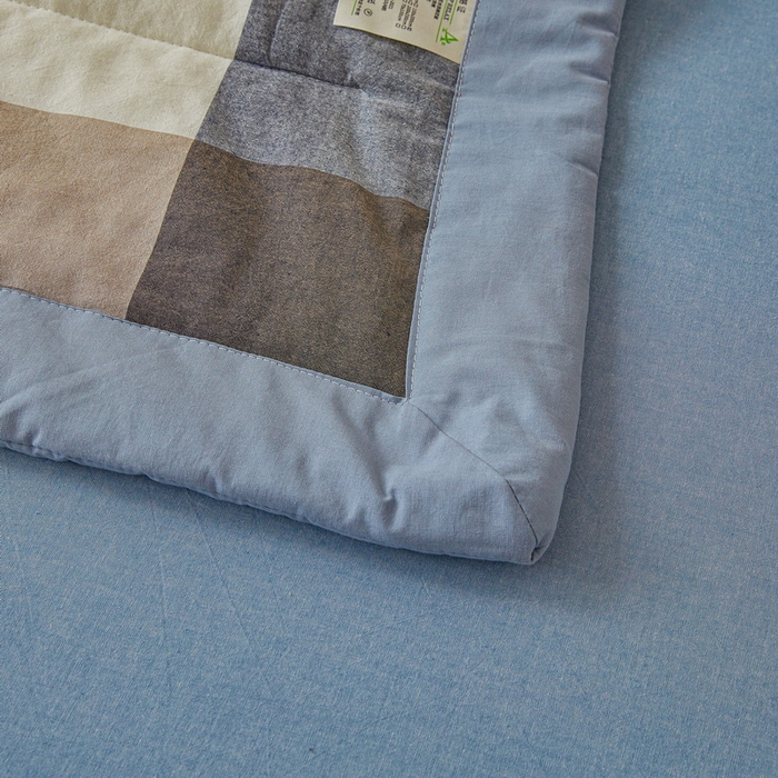 91家纺网 家纺一手货源 找家纺 伊人坊 2025新款A类无印风水洗棉新疆棉花夏被 蓝灰大格