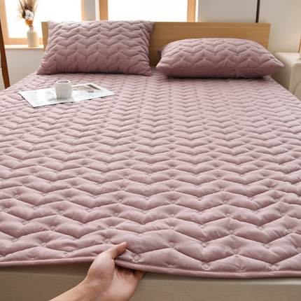 91家纺网 家纺一手货源 找家纺 乐逸家纺   2025新款波浪防水床护垫床垫褥子 防水甜豆沙