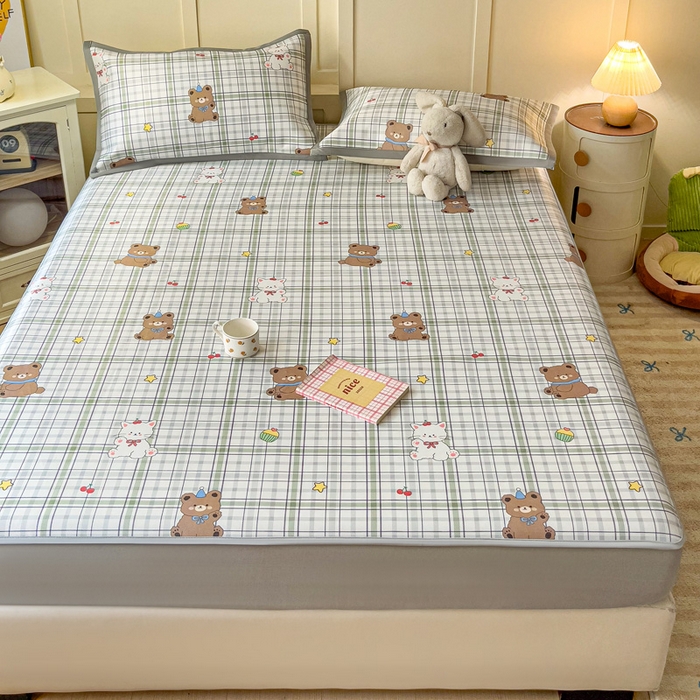 91家纺网 家纺一手货源 找家纺 富馨莱 2025新款床笠款冰藤印花凉席A类抗菌冰丝席支持定制尺寸 格子熊