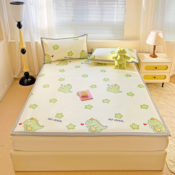 91家纺网 家纺一手货源 找家纺 富馨莱 2025新款平铺款冰藤印花凉席A类抗菌冰丝席支持定制尺寸 小萌龙